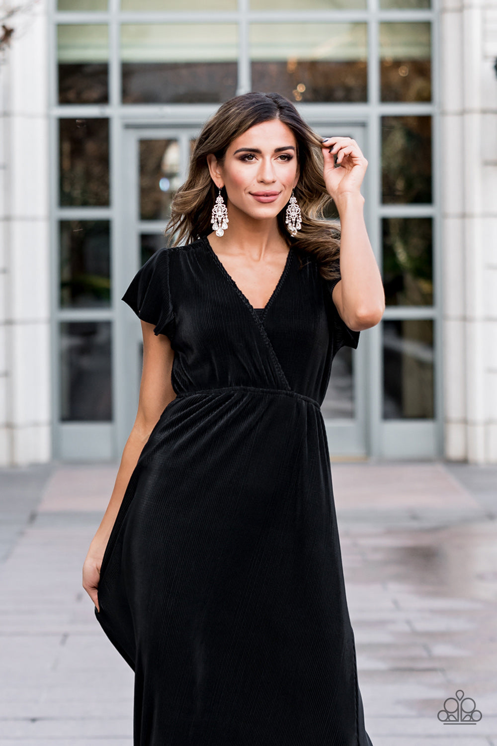 Queen Of All Things Sparkly - White- Paparazzi Accessories - Paparazzi Accessories