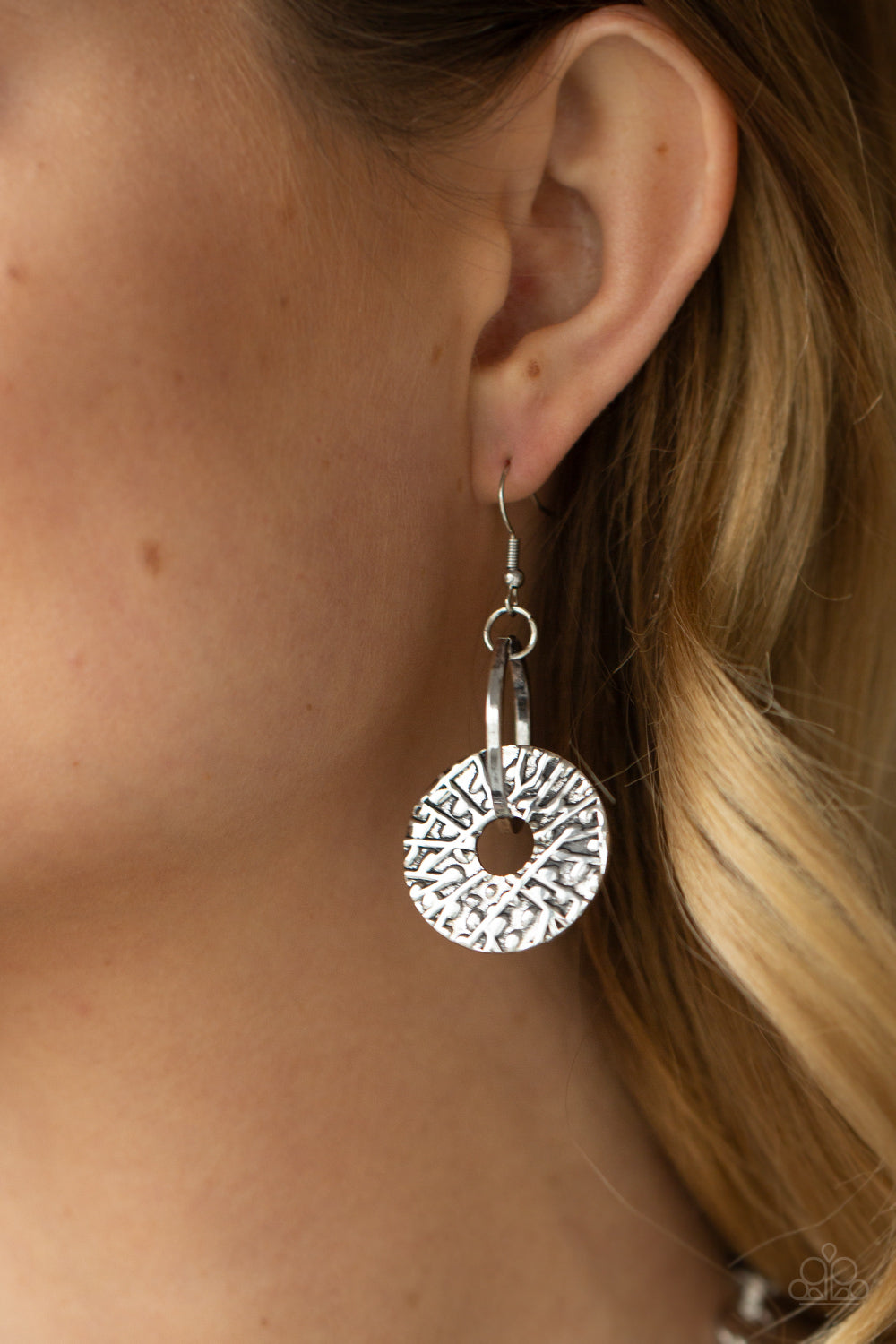 Industrial Envy - Silver Necklace - Paparazzi Accessories - Paparazzi Accessories