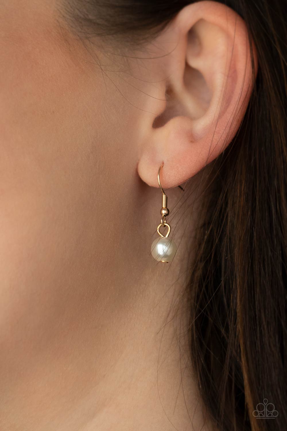 COUNTESS Me In - Gold Necklace - Paparazzi Accessories - Paparazzi Accessories