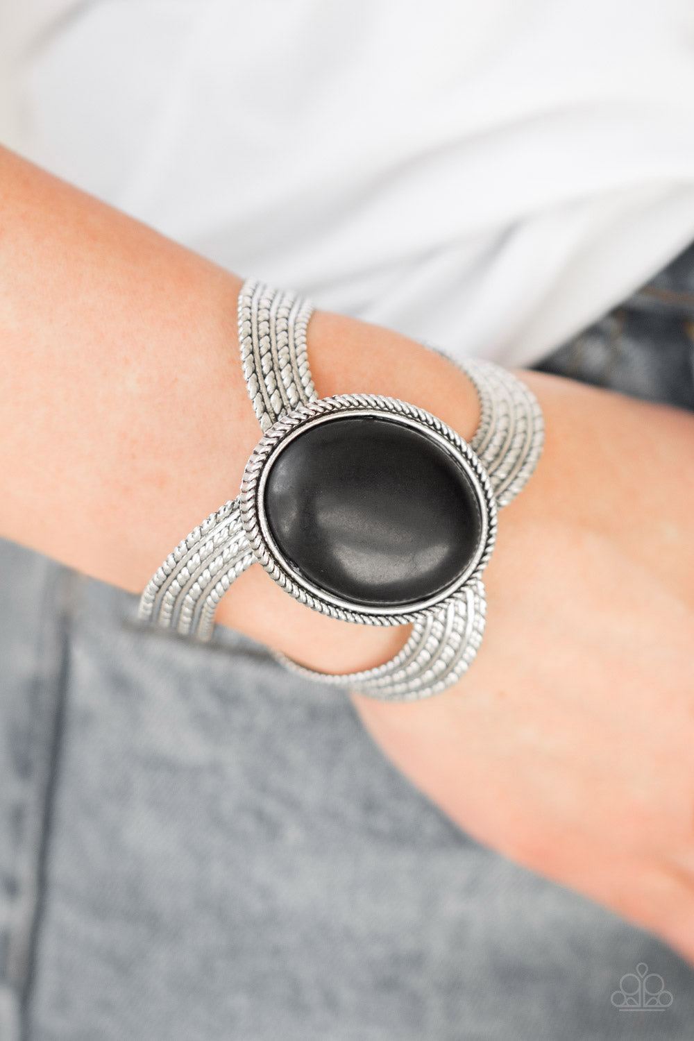 Coyote Couture - Black Bracelet - Paparazzi Accessories - Paparazzi Accessories
