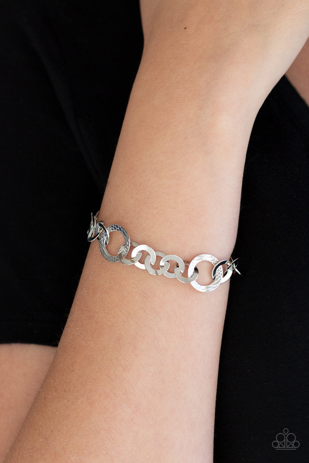 Modern Movement - Silver - Paparazzi Accessories - Paparazzi Accessories