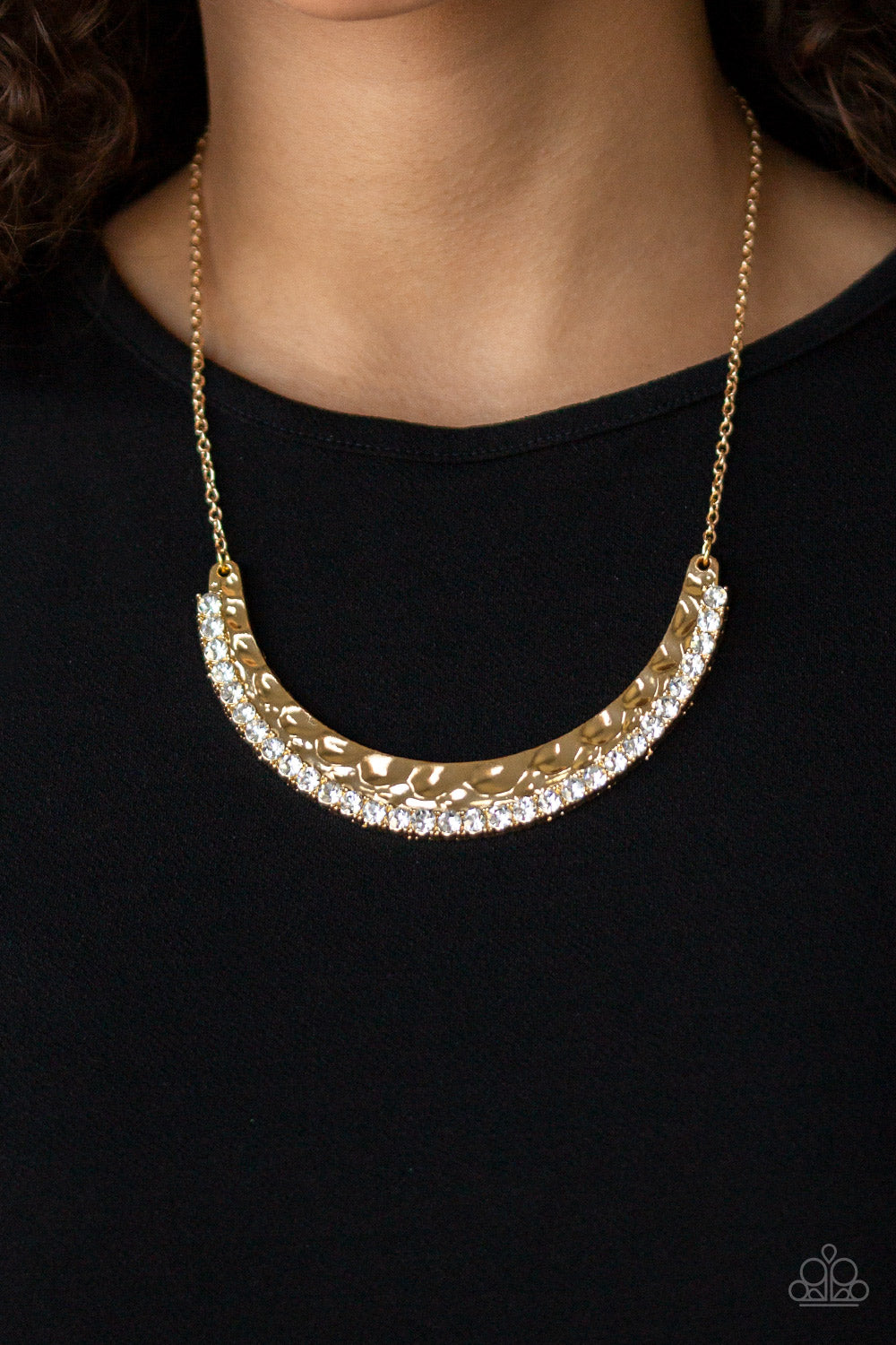Impressive - Gold Necklace - Paparazzi Accessories - Paparazzi Accessories 