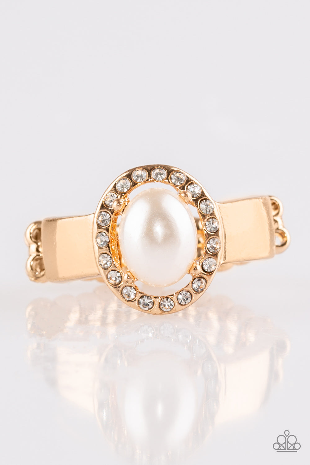 Upper Uptown - Gold Ring - Paparazzi Accessories - Paparazzi Accessories 