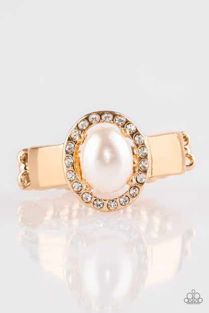 Upper Uptown - Gold Ring - Paparazzi Accessories - Paparazzi Accessories 