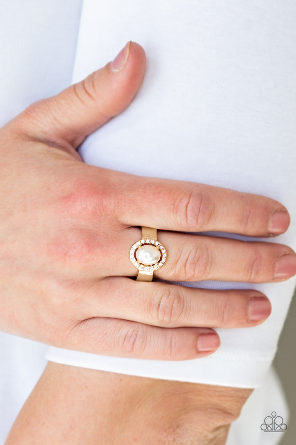 Upper Uptown - Gold Ring - Paparazzi Accessories - Paparazzi Accessories 