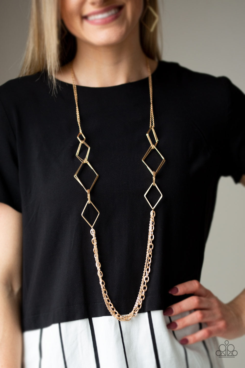 Fashion Fave - Gold Necklace- Paparazzi Accessories - Paparazzi Accessories 