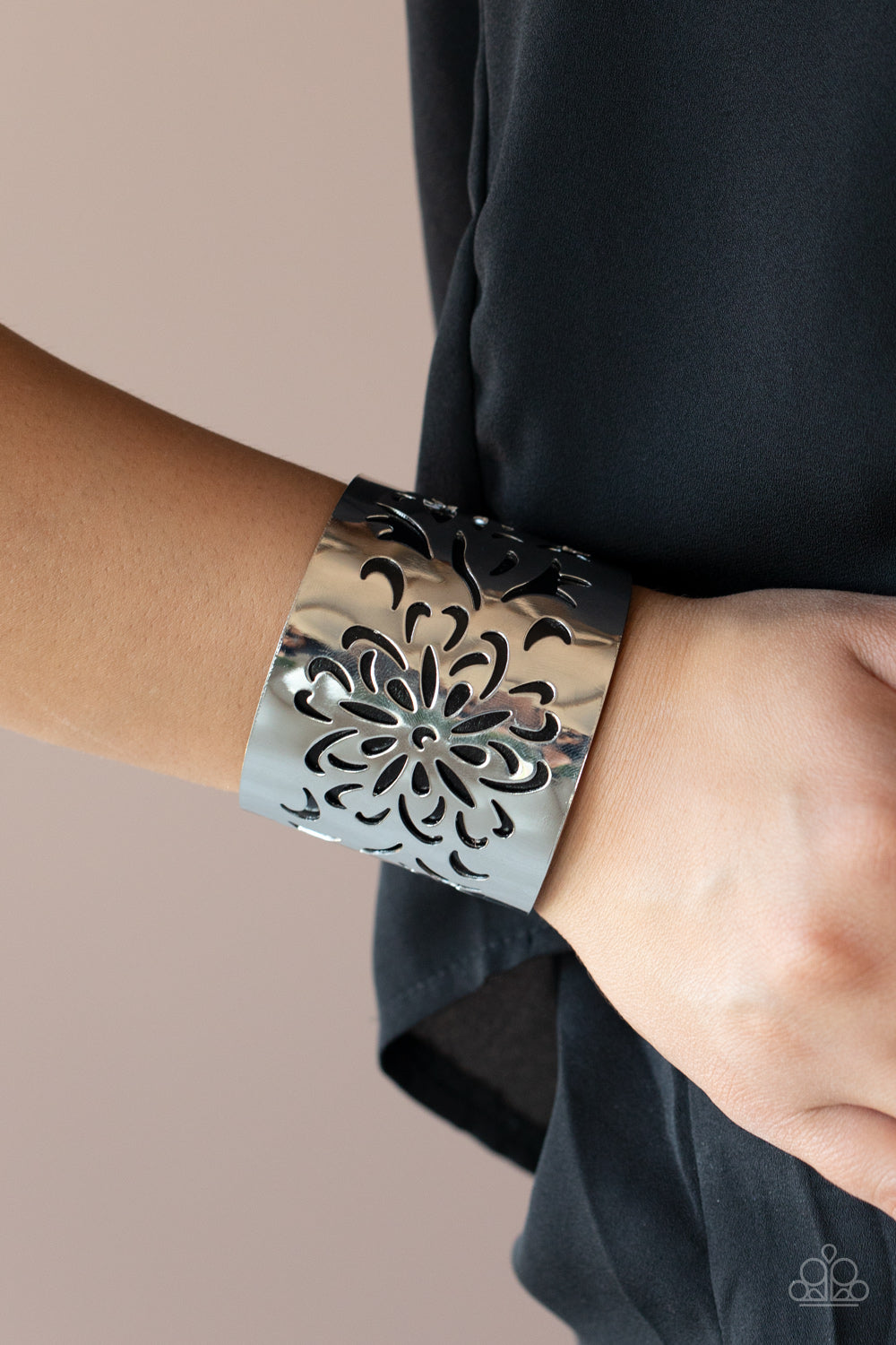 Get Your Bloom On - Black Bracelet - Paparazzi Accessories - Paparazzi Accessories 