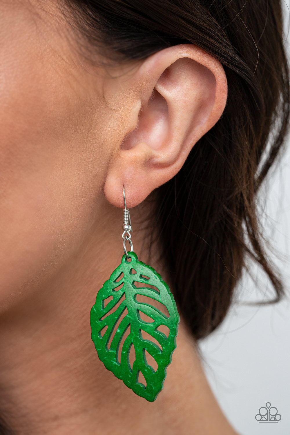 LEAF Em Hanging - Green Earrings - Paparazzi Accessories - Paparazzi Accessories 