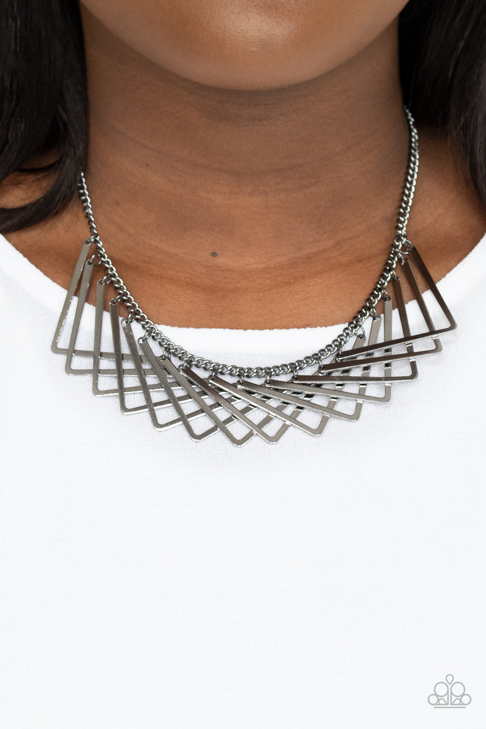Metro Mirage - Black Necklace - Paparazzi Accessories - Paparazzi Accessories 