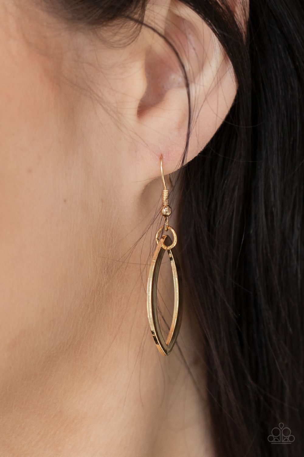 The OVAL-achiever - Gold Necklace - Paparazzi Accessories - Paparazzi Accessories 